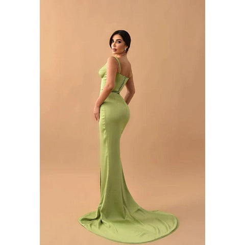 Robe de soirée longue en satin à col en V et fente latérale, style sirène, avec traîne