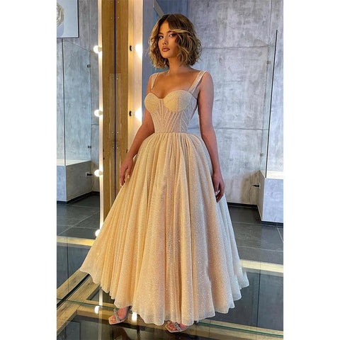 Robe de bal vintage à bretelles spaghetti et décolleté en cœur, à paillettes