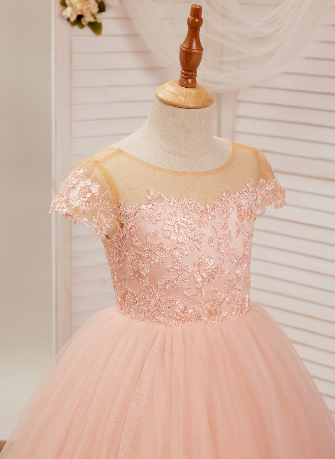Vestido rosa de princesa con cola de tul y encaje, estilo baile de gala (2003226644) 