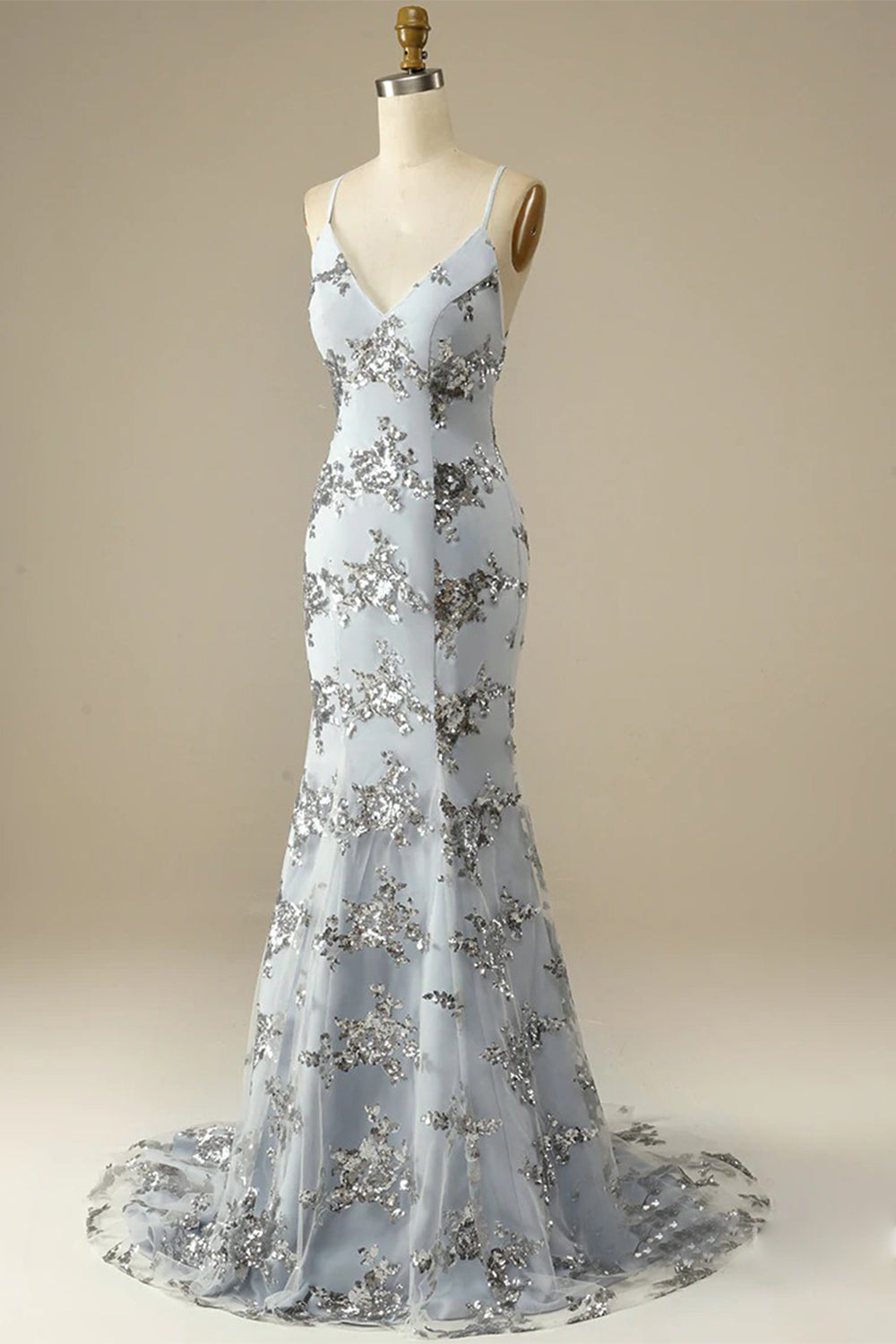 Robe de bal dos nu à fines bretelles ornée de perles