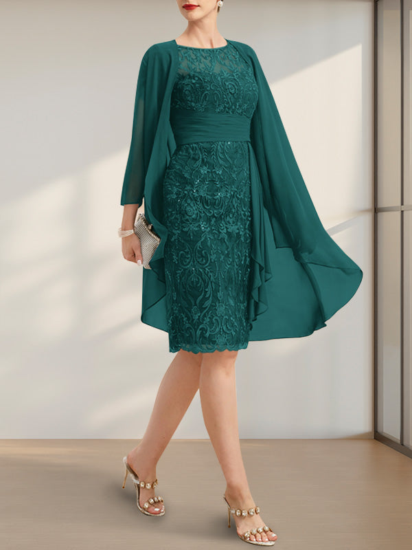 Vestido de novia de corte recto/columna, largo hasta la rodilla, de encaje y gasa, con escote ilusión, volantes en cascada y lentejuelas.