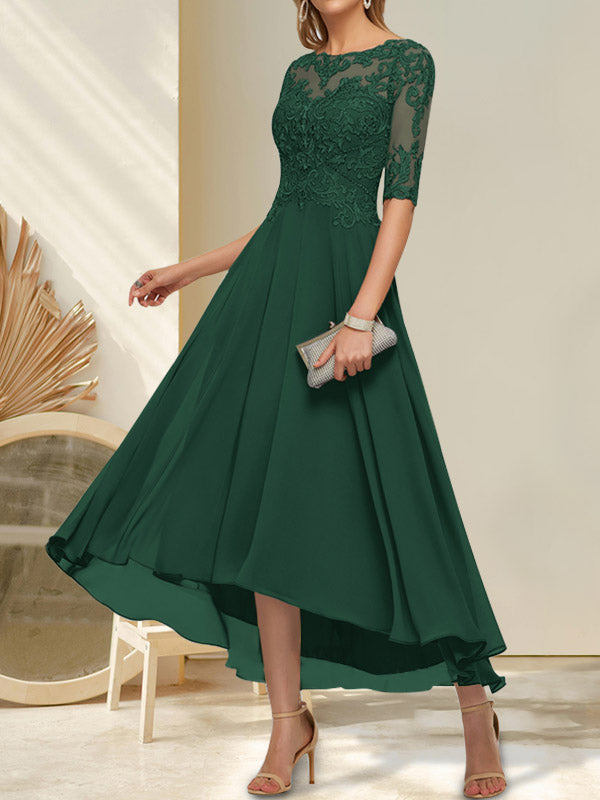Vestido de novia de corte línea, escote barco, ilusión asimétrica, gasa, encaje y lentejuelas para la madre de la novia.