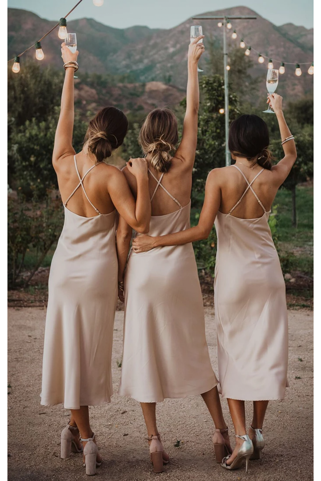 Vestidos de dama de honor sexys sin mangas con tirantes finos y corte tubo