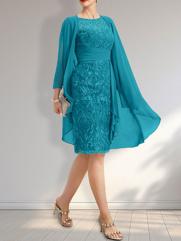 Robe fourreau illusion en mousseline de dentelle arrivant au genou, ornée de volants et de sequins en cascade, idéale pour la mère de la mariée.