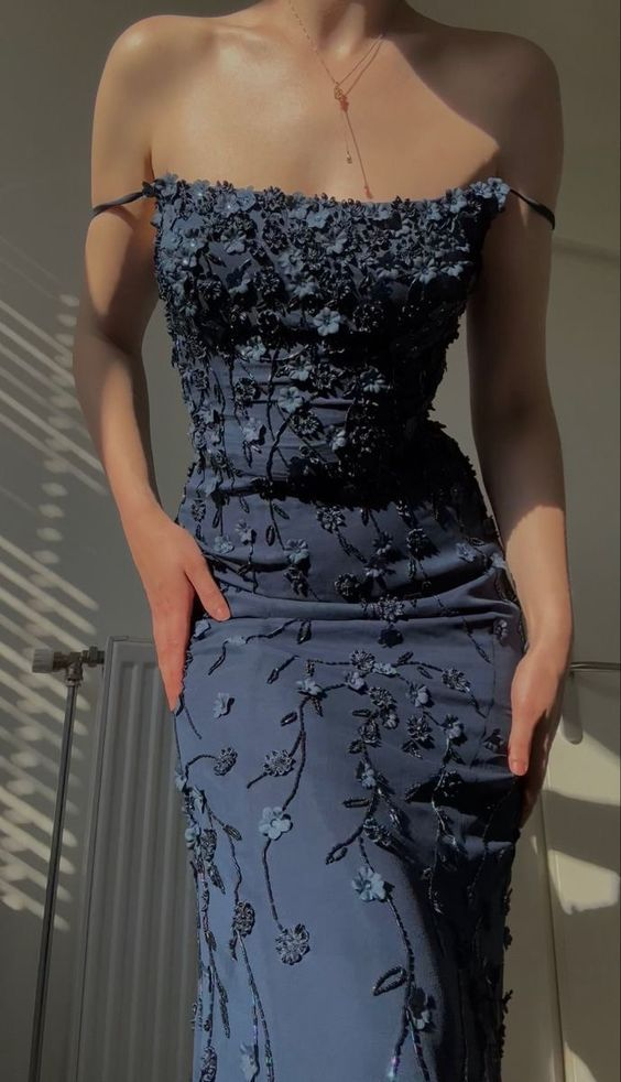 Robe de bal sirène vintage bleu marine à fines bretelles et appliques, idéale pour un anniversaire ou une soirée (Y7456)