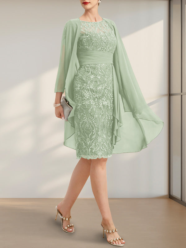 Vestido de novia de corte recto/columna, largo hasta la rodilla, de encaje y gasa, con escote ilusión, volantes en cascada y lentejuelas.