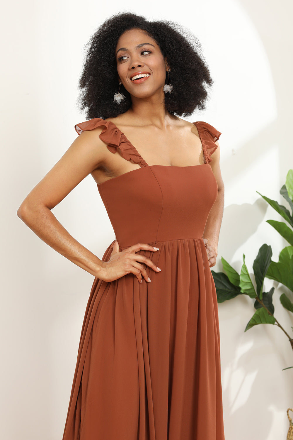 Vestido de dama de honor largo hasta el suelo, corte en A, de gasa color terracota con volantes