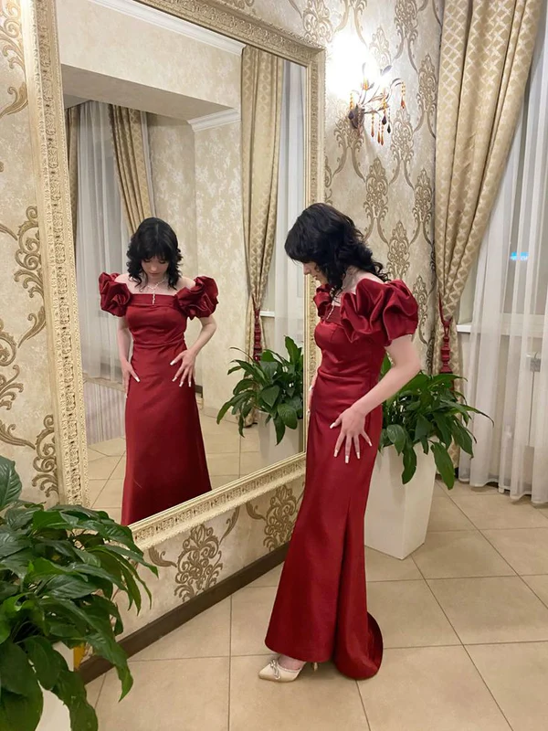 Robe de bal longue en satin rouge élégant à manches bouffantes Y7603