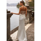 Robe de bal longue en satin transparent froncé sans bretelles avec fente