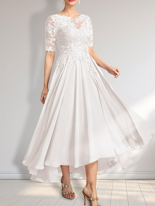 Robe de mère de la mariée asymétrique en mousseline de soie et dentelle, coupe trapèze, décolleté illusion, ornée de sequins 