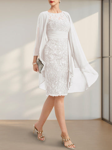 Robe de mère de la mariée en mousseline de dentelle, coupe fourreau/colonne, longueur genou, effet illusion, volants cascade et sequins