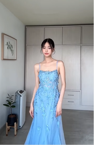 Elegante vestido de noche largo de sirena con apliques de tul azul Y8156