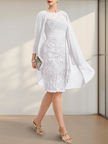 Robe de mère de la mariée en mousseline de dentelle, coupe fourreau/colonne, longueur genou, effet illusion, volants cascade et sequins