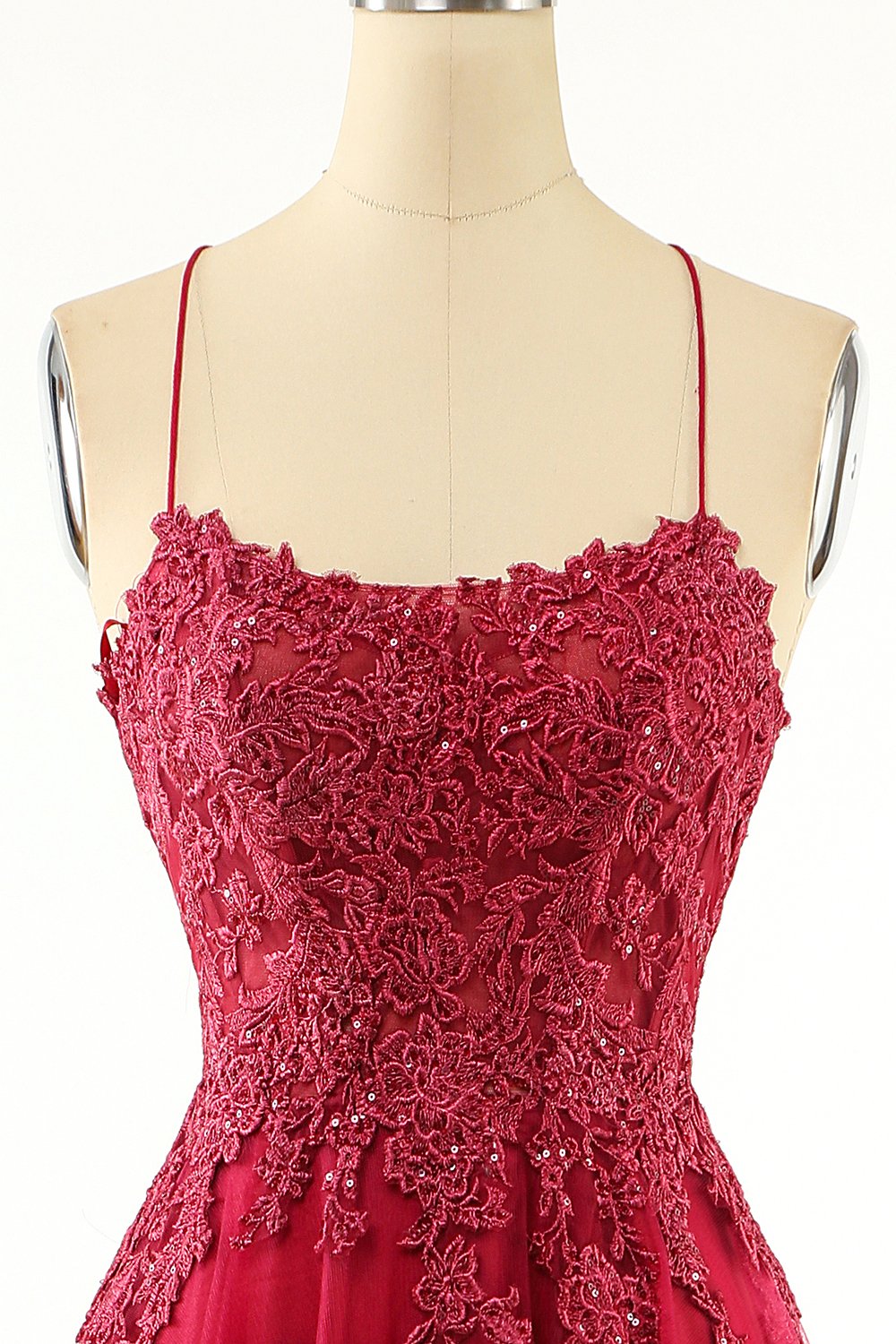 Robe de bal longue en tulle lavande avec dentelle