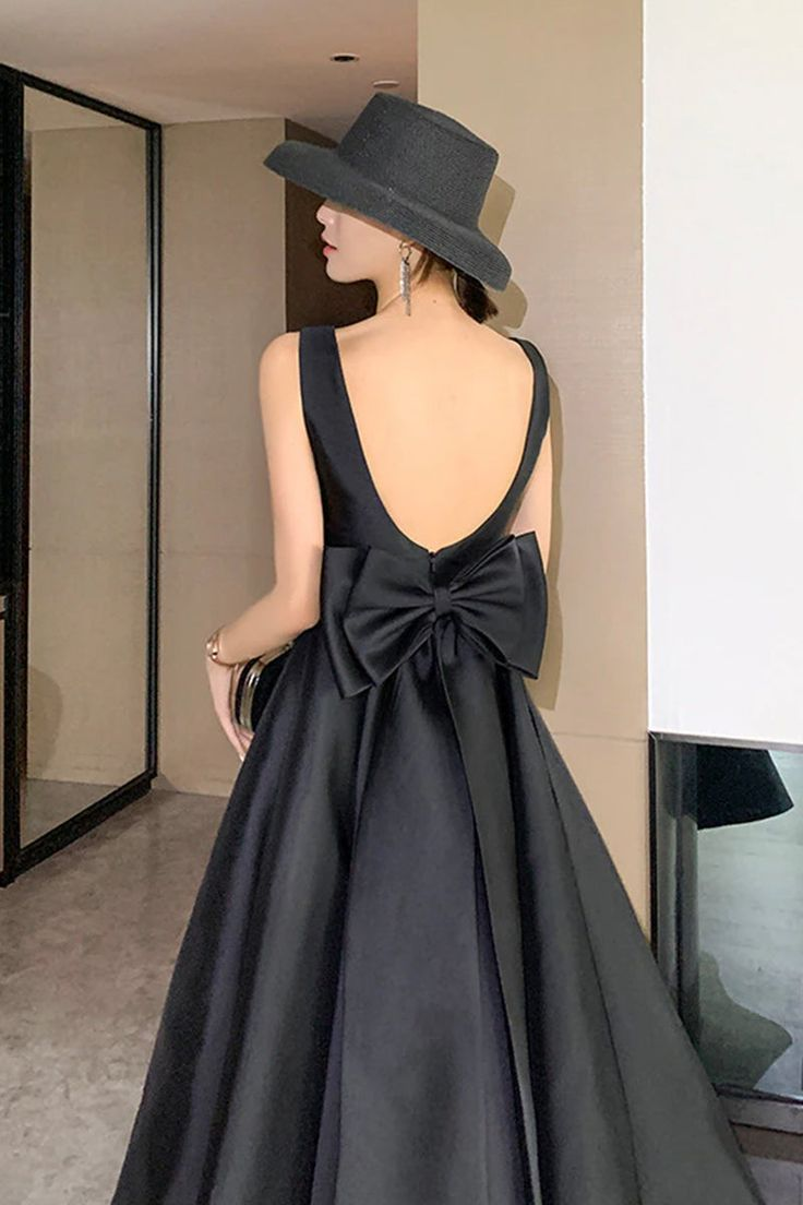 Elegante vestido negro de fiesta, cumpleaños o gala, sin espalda, con gran lazo, ideal para invitadas a eventos nocturnos y fiestas de verano (Y5790)