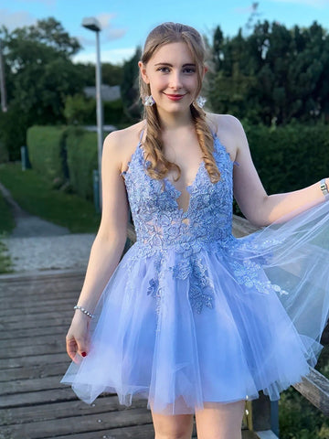 Robe courte de bal de promo en tulle rose poudré à appliqués et coupe trapèze