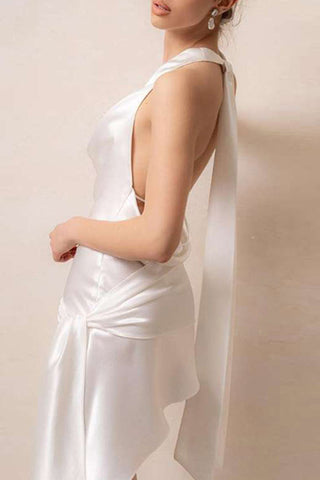 Robes de soirée élégantes unies à appliques, dos nu et col halter, ornées de plis, portées par les célébrités 