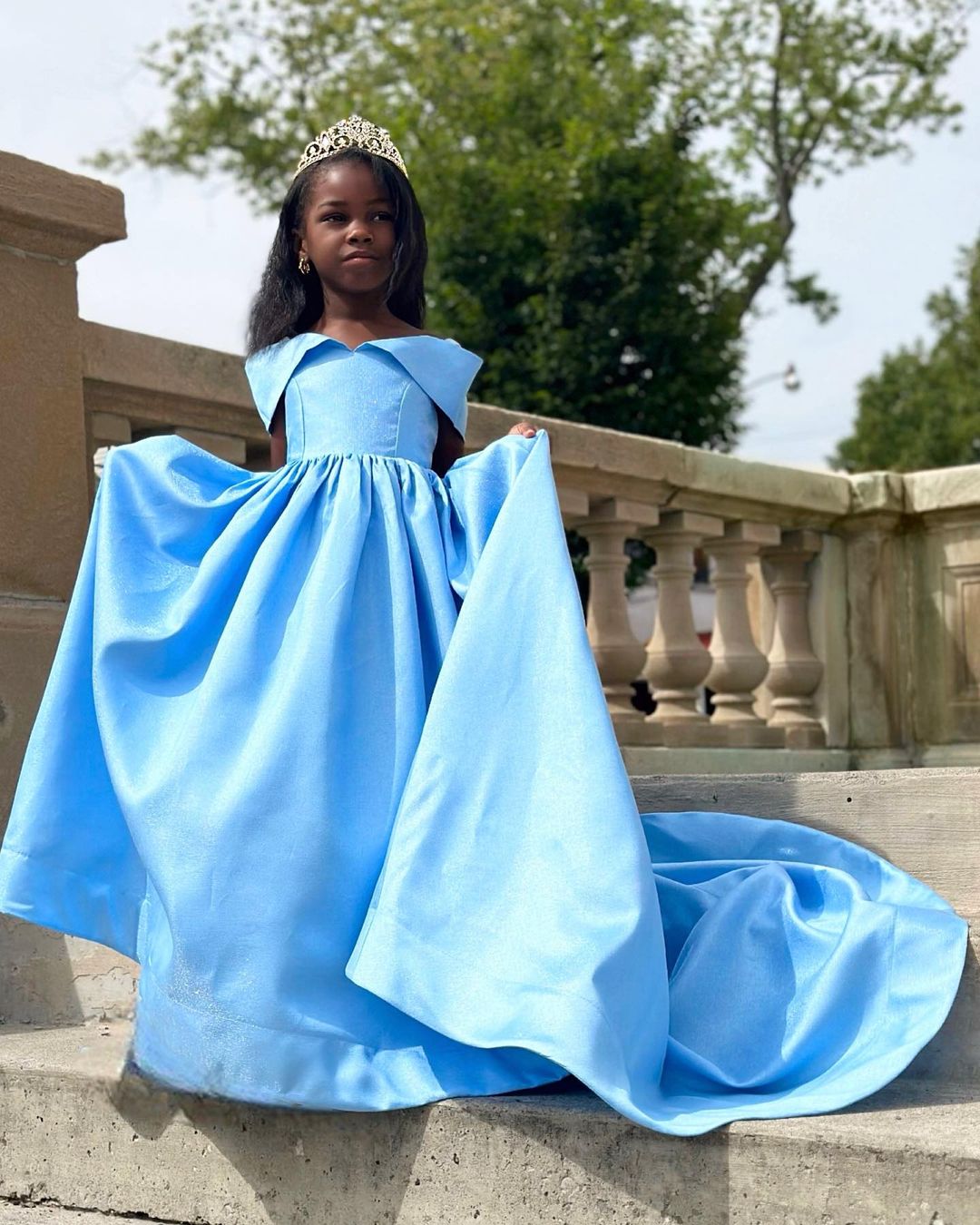 Vestido de gala de satén azul encantado para niñas 