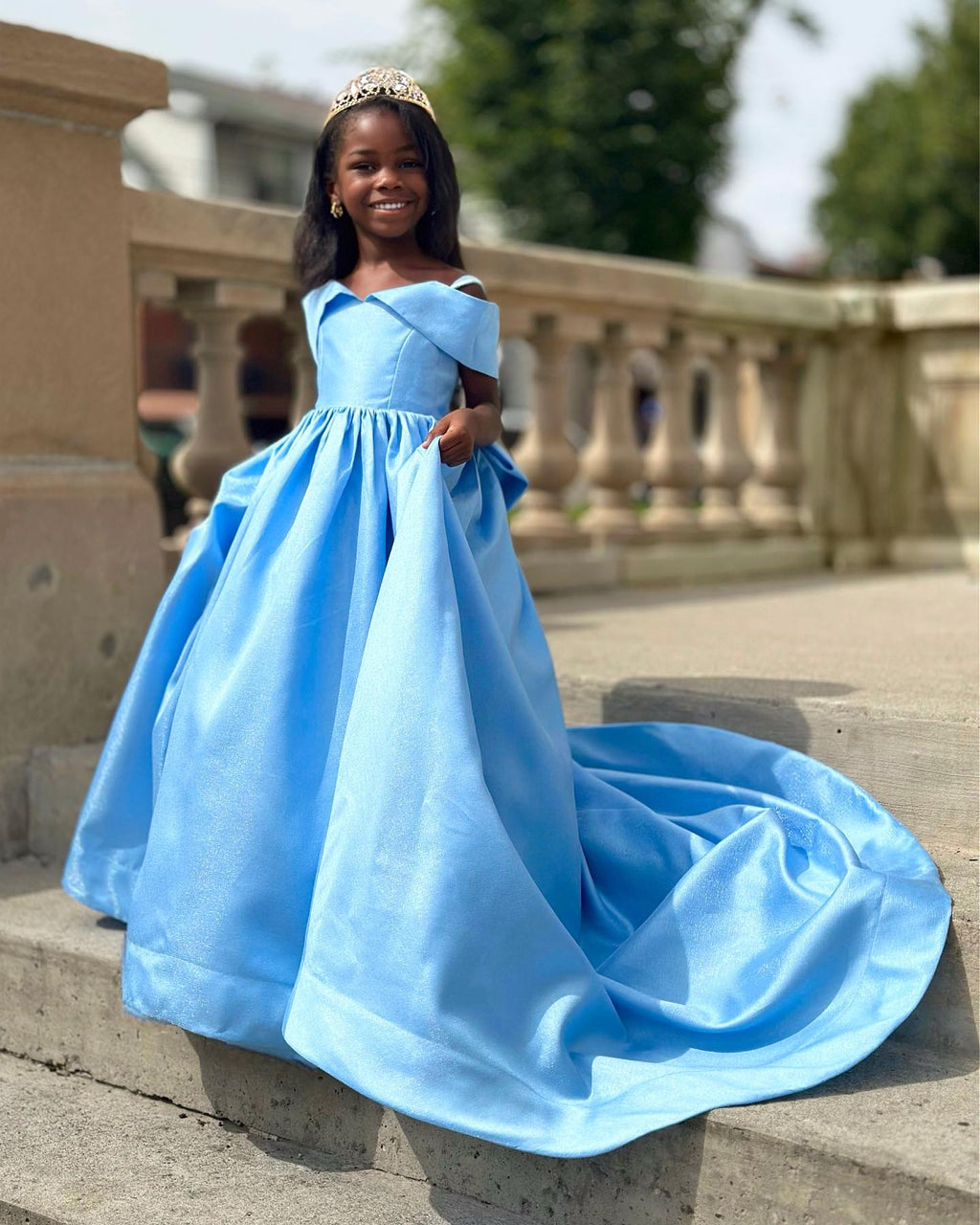 Vestido de gala de satén azul encantado para niñas 