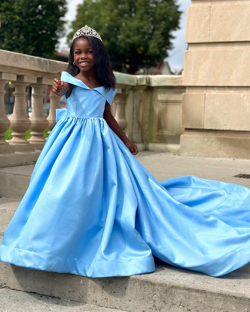 Vestido de gala de satén azul encantado para niñas 