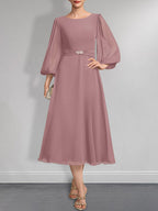 Vestido de chifón de corte A, largo té, para la madre de la novia, con escote redondo y broche de cristal plisado
