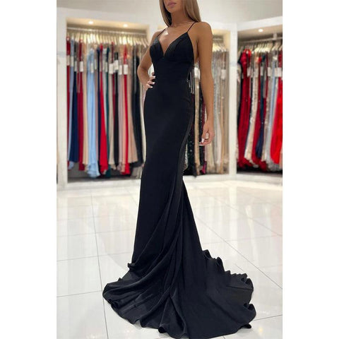 Robe de bal longue noire à bretelles spaghetti