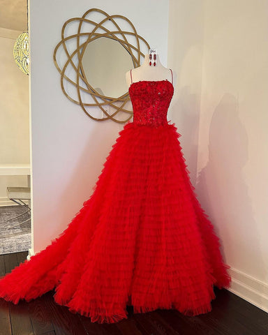 Vestido largo de fiesta de tul con lentejuelas y falda escalonada en línea A