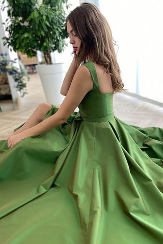 Robe de bal longue verte princesse trapèze à décolleté cœur et fente