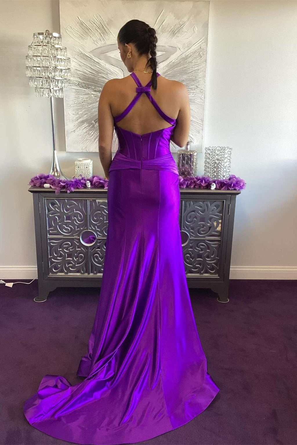 Veda | Robe de bal sirène fendue en satin vert avec encolure croisée 