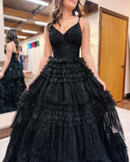 Vestido de fiesta largo de tul brillante con escote en V profundo y falda escalonada en línea A
