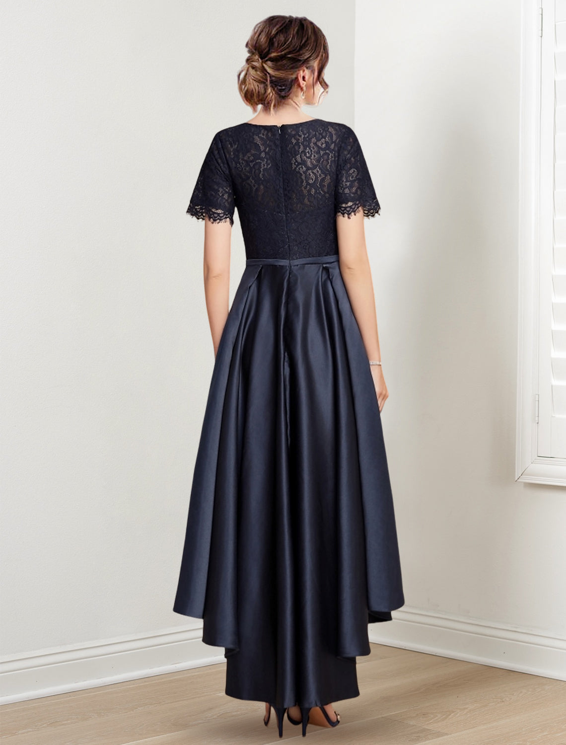 Vestidos asimétricos de corte princesa con cuello joya para la madre de la novia 