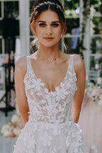 Vestido de novia bohemio largo hasta el suelo con escote en V y encaje floral 3D WD662