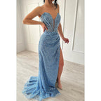 Superbe et charmante robe de bal scintillante sans manches à décolleté en V profond et fente latérale