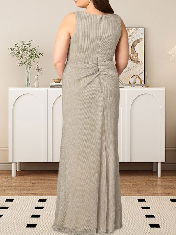 Robe trapèze à col en V et fronces en maille métallique