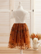 Vestido de niña de las flores color naranja quemado, blanco, encaje, tul y bordado hasta la rodilla 