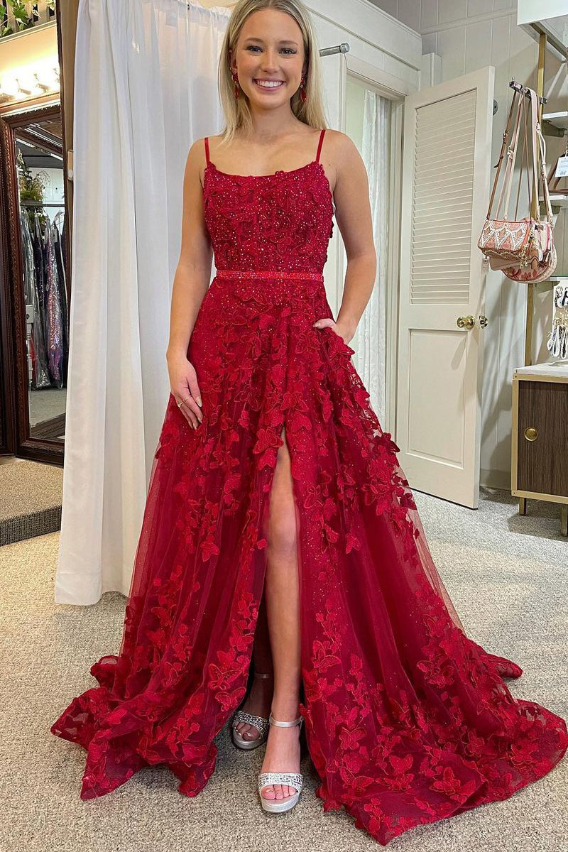 Lindos vestidos de graduación rojos de encaje con escote redondo y corte en A, adornados con cuentas.