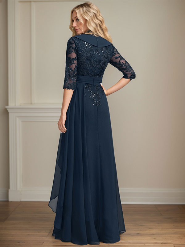 Vestido de novia de corte línea A, cuello en V, largo hasta el suelo, de encaje y gasa, con lentejuelas y volantes en cascada. 