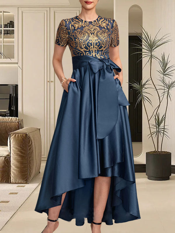 Robe de mère de la mariée asymétrique en satin à sequins et dentelle, coupe trapèze, ornée d'un nœud.