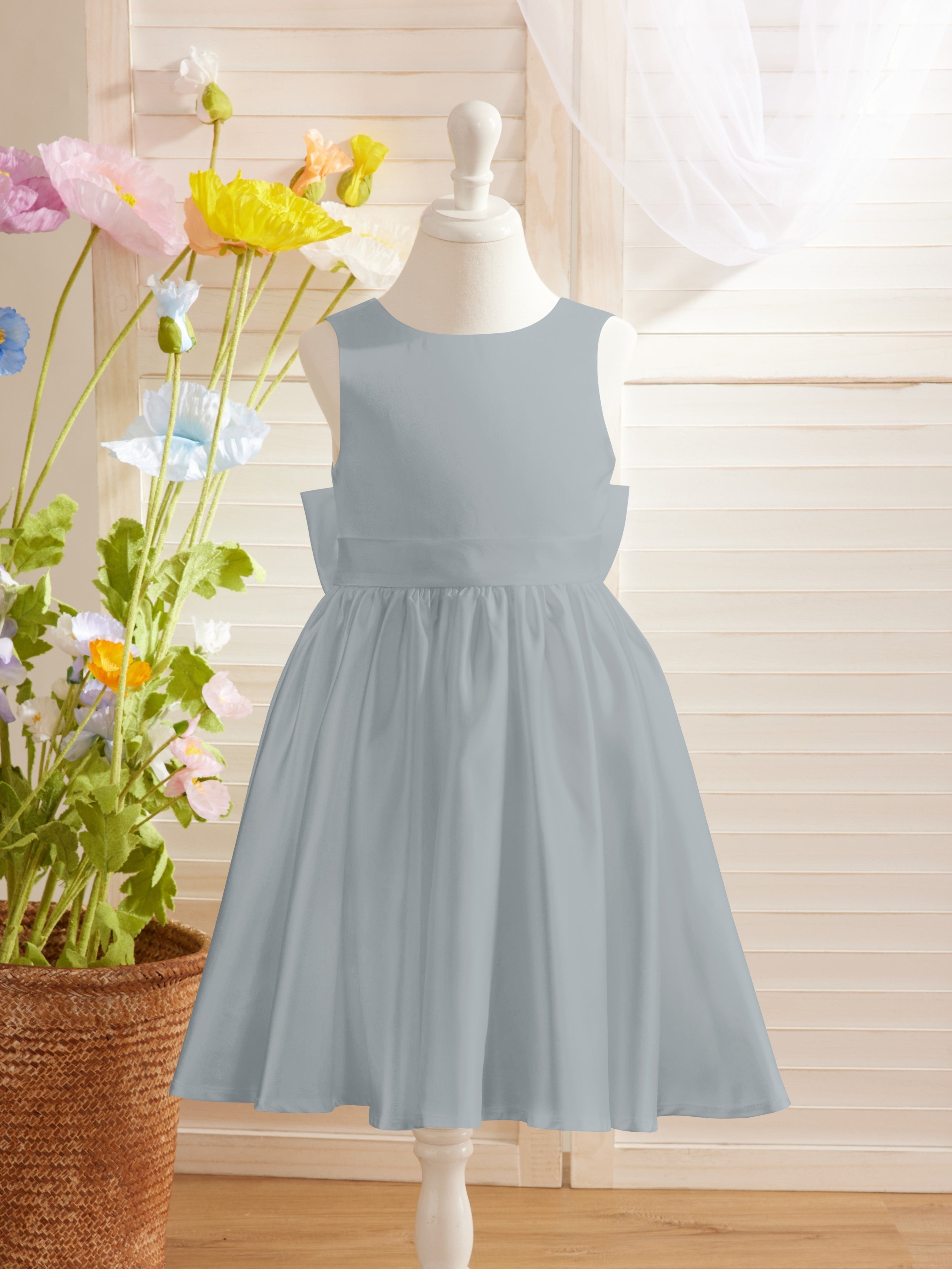 Elegante vestido de niña de las flores de satén con corte en A, espalda en V y lazo, hasta la rodilla 