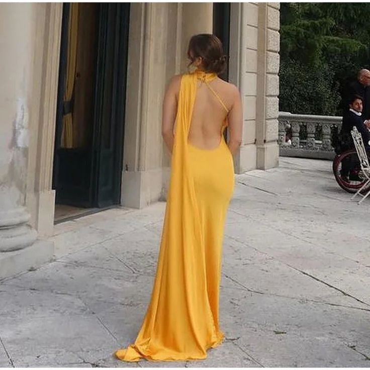 Vestido de noche largo de fiesta, sin espalda y con hombros descubiertos, de satén amarillo Y8466