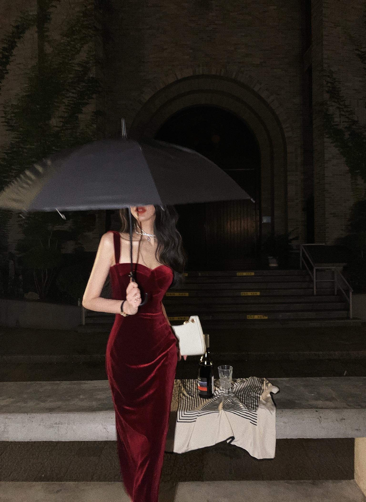 Nouvelle robe d'été vintage sans manches en velours pour femme, bretelles spaghetti, robe moulante sexy, robe de soirée élégante Y1654