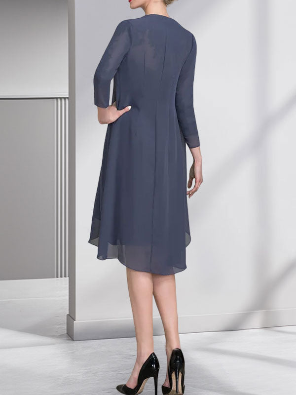 Vestido de corte recto/columna, escote corazón, largo hasta la rodilla, de gasa, con apliques de cuentas, encaje, lentejuelas y pliegues para la madre de la novia.