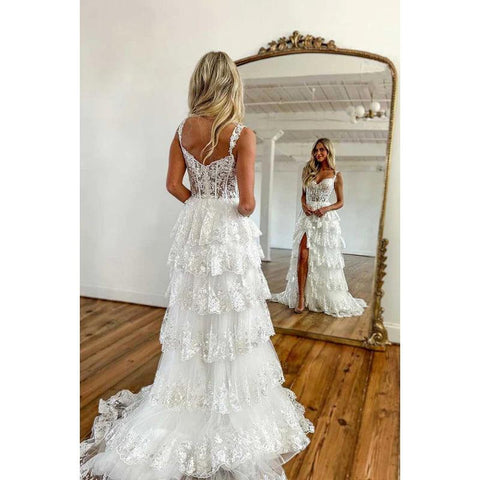 Robe de bal longue trapèze en dentelle avec appliques et fente