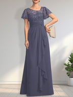 Robe de mariée asymétrique en mousseline de soie et dentelle, coupe trapèze, longueur au sol, avec volants et sequins en cascade, idéale pour la mère de la mariée.