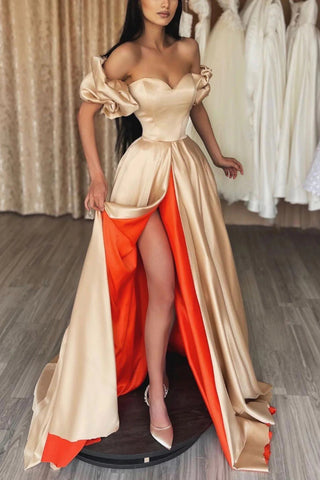 Robe de bal longue champagne à épaules dénudées et fente sur le devant