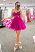 Robe de bal tendance en tulle fuchsia à bustier cœur et coupe trapèze