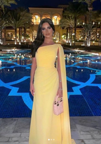 Robe de bal longue élégante en mousseline jaune asymétrique Y7524