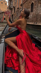 Robe de bal longue rouge satinée dos nu Y279