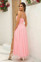 Robe asymétrique à fente froncée