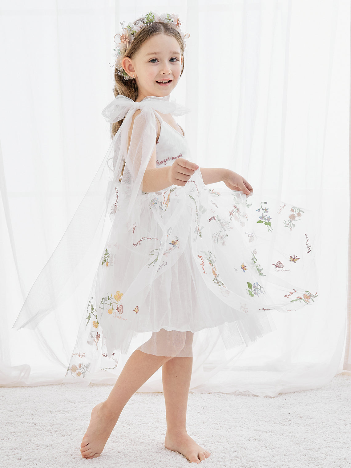 Vestido de niña pequeña de las flores, corte en A, sin mangas, de tul bordado floral. 